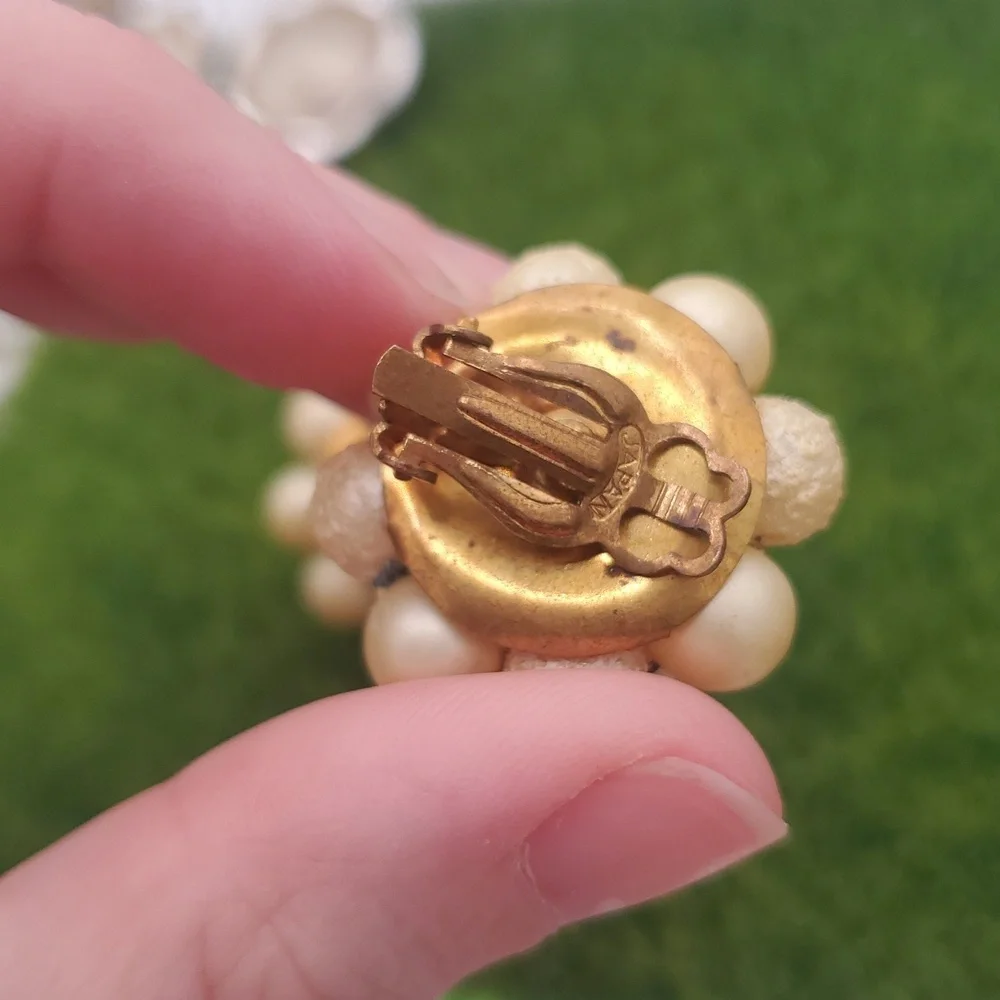 Japan Clip On Elegant Faux Popcorn Pearl Cluster Earrings E922